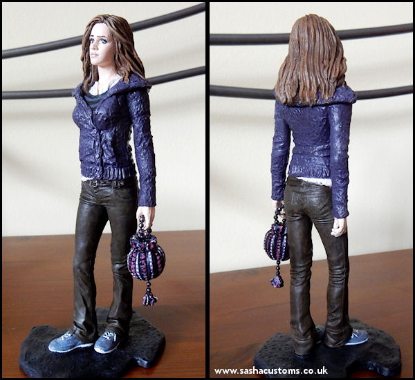 Undetectable-Extension-Charm-Beaded-Bag Hermione - Sasha's Custom Figures