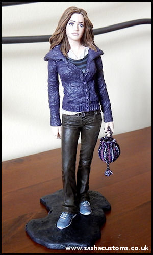 Undetectable-Extension-Charm-Beaded-Bag Hermione - Sasha's Custom Figures