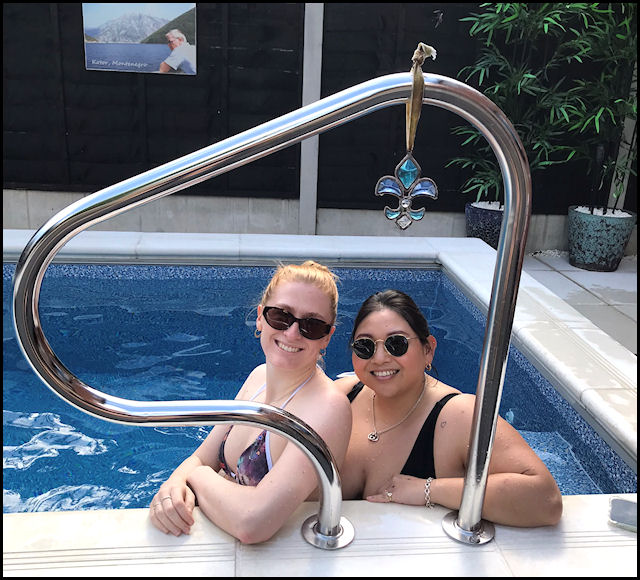 Pool Powell - Hannah and Emma